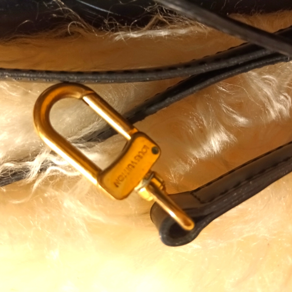 Louis Vuitton Vintage Epi Alma PM - Picture 6 of 16